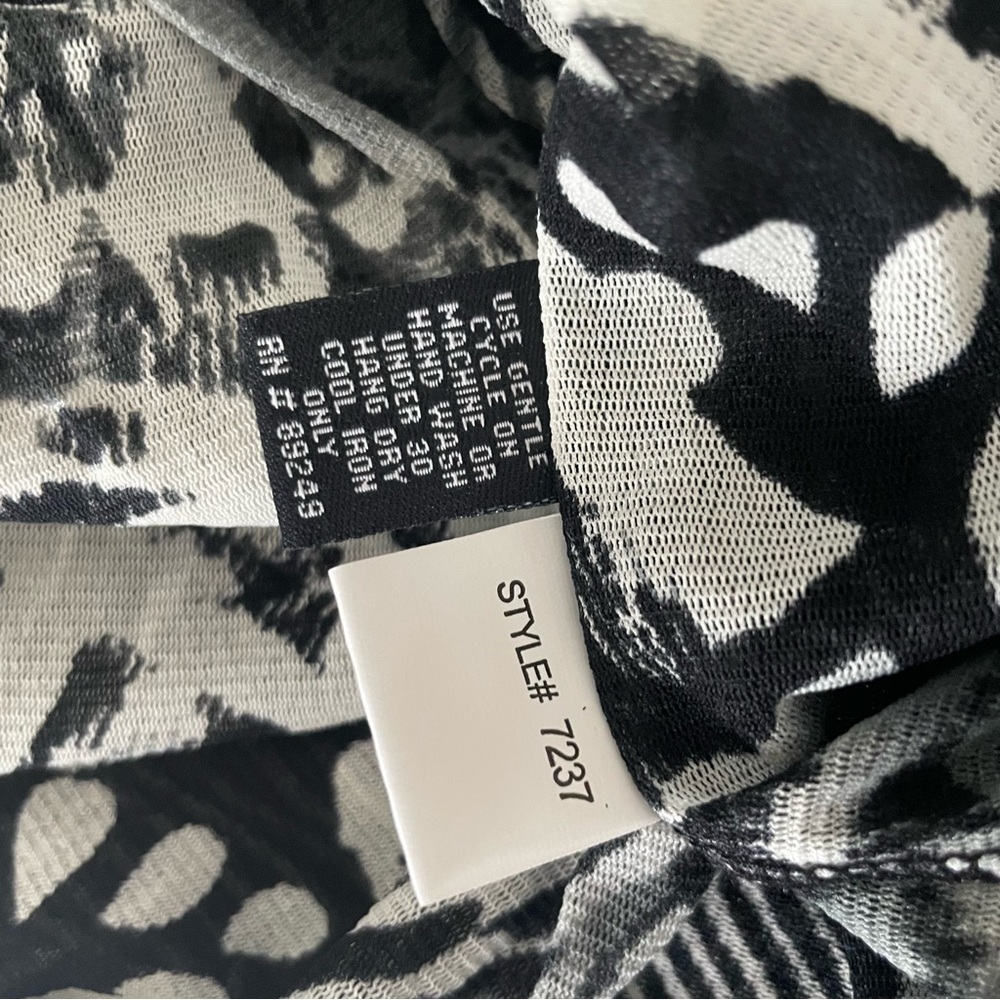 Lynn Richie Silver tank top and matching cardigan set - Picture 10 of 11